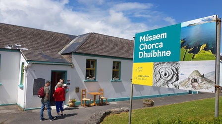 Músaem Chorca Dhuibhne Outside View